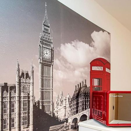 Watford Central Serviced Apartments ภายนอก รูปภาพ