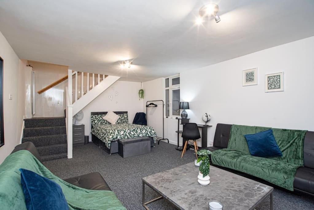 Watford Central Serviced Apartments ภายนอก รูปภาพ