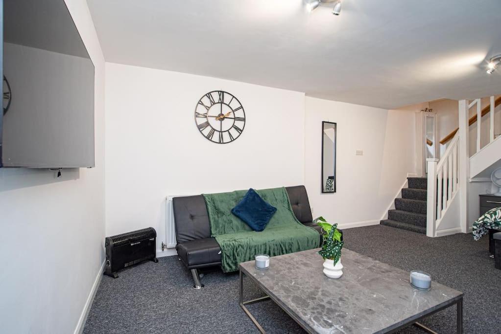 Watford Central Serviced Apartments ภายนอก รูปภาพ