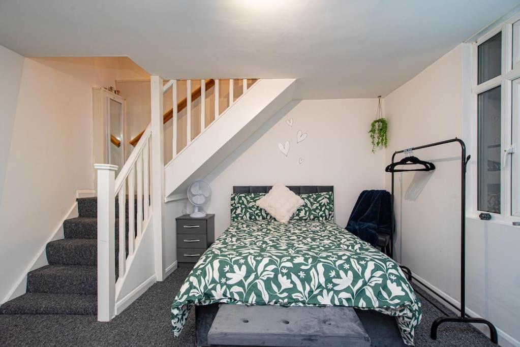 Watford Central Serviced Apartments ภายนอก รูปภาพ