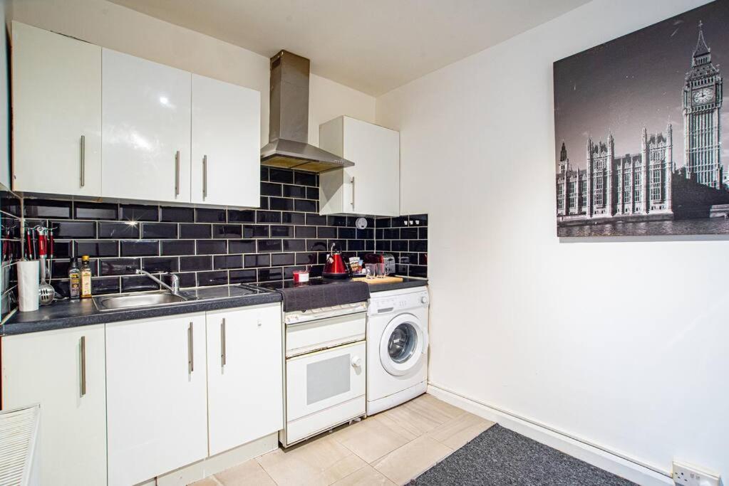 Watford Central Serviced Apartments ภายนอก รูปภาพ