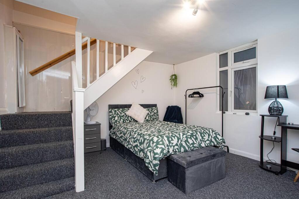 Watford Central Serviced Apartments ภายนอก รูปภาพ